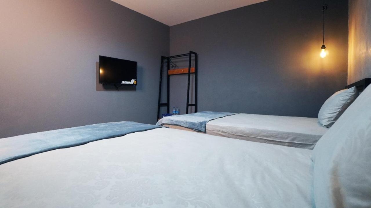 Hostel 18 Pasangan Butuh Surat Nikah Μπαντούνγκ Εξωτερικό φωτογραφία